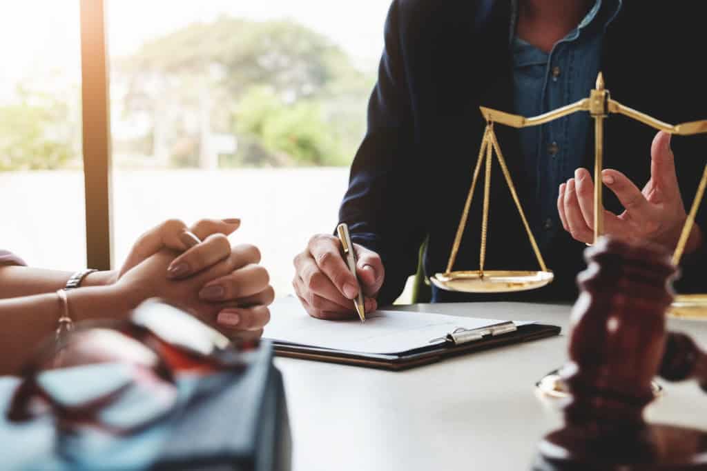 Court Applications vs. Mediation: A Less Stressful Path with EH Mediation Lincolnshire